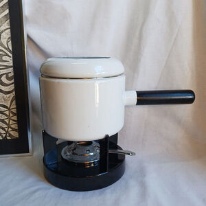 Roshco Porcelain Enamel Steel Fondue Pot Set 2 Quart White